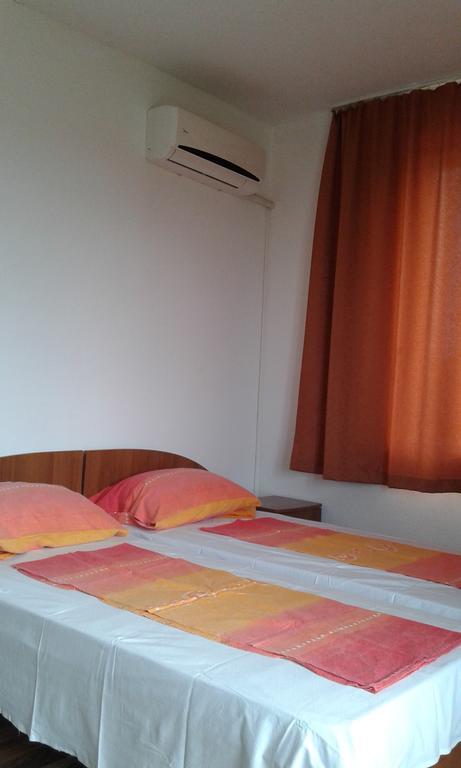 Zora Guest House Primorsko Bilik gambar