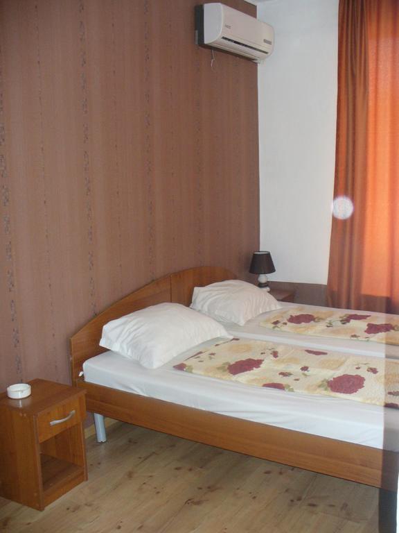 Zora Guest House Primorsko Luaran gambar